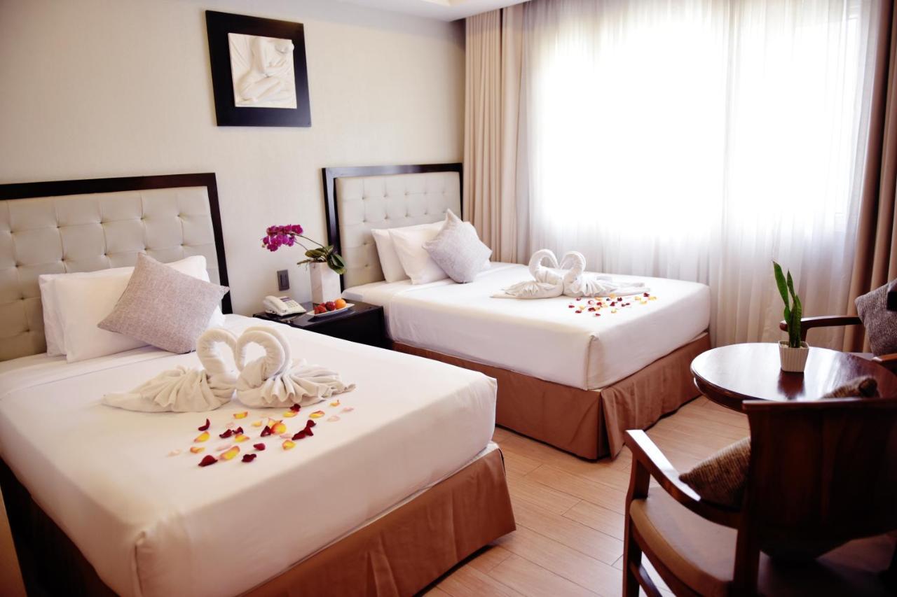 Aura One Hotel Baguio City Buitenkant foto