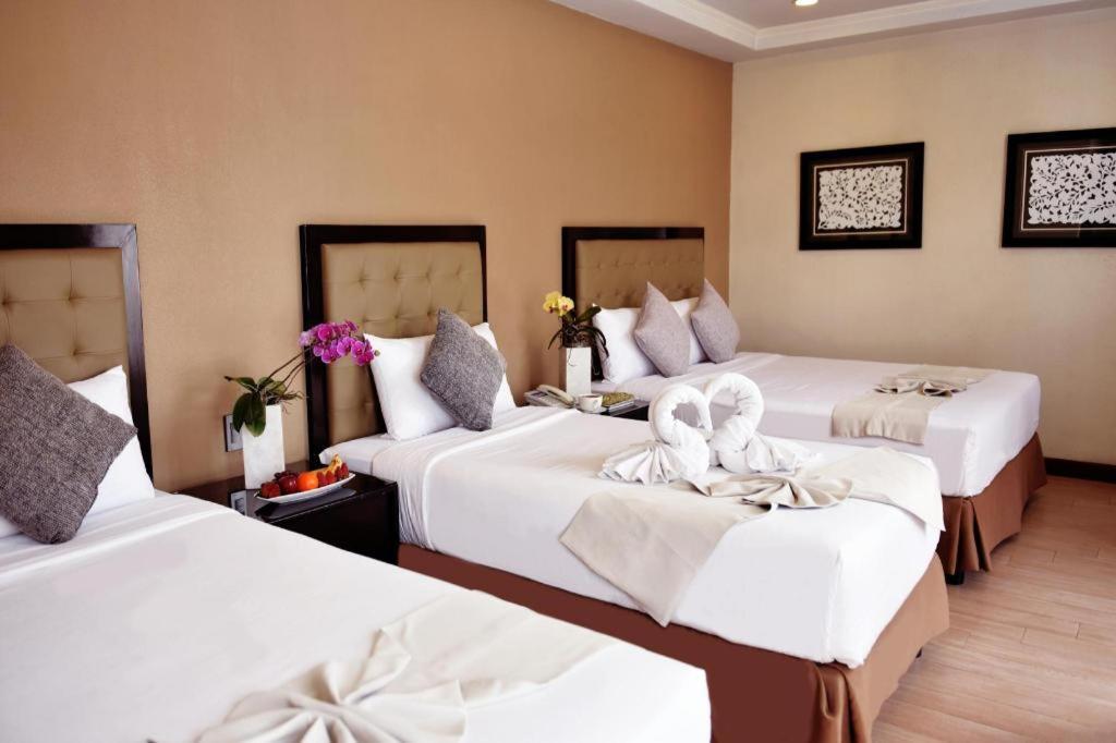 Aura One Hotel Baguio City Buitenkant foto