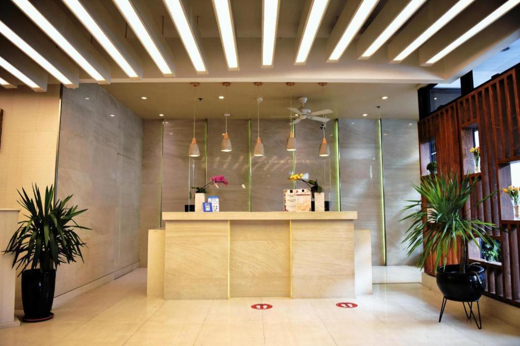 Aura One Hotel Baguio City Buitenkant foto
