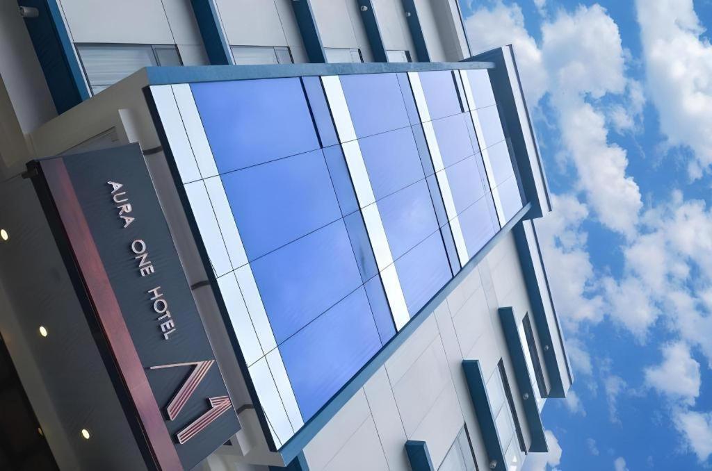 Aura One Hotel Baguio City Buitenkant foto